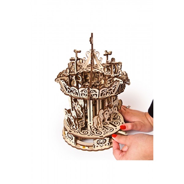 Ugears Μηχανικό 3D Παζλ - Καρουζέλ - 21 x 21 x 26 cm